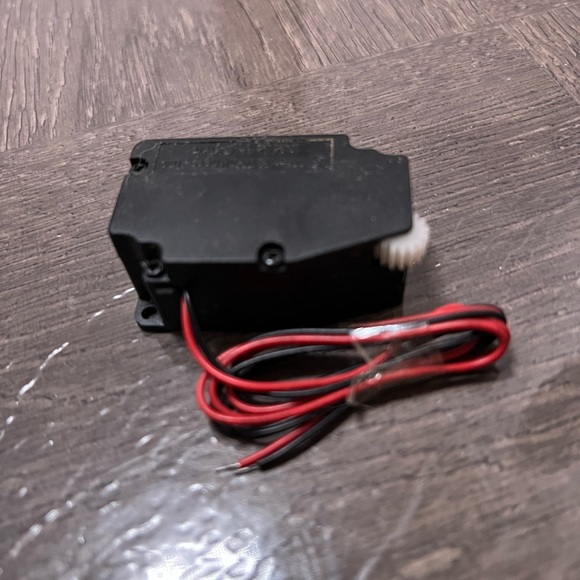 ARDUINO UNO WiFi REV2/WALTHERS Model Motorizing Kit Dc Motor/Blackhawk Speaker - Picture 11 of 15